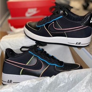 Air Force 1 Nike lv8 GS outline